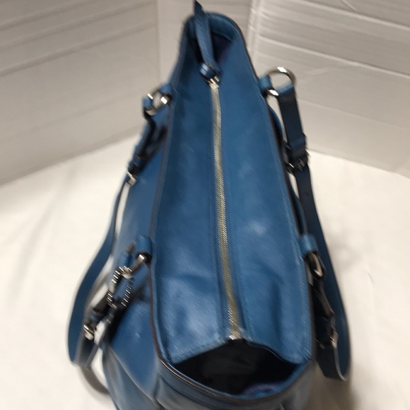 Coach smooth leather satchel with adjustable strap/silver tone hardware. EUC - Picture 2 of 11